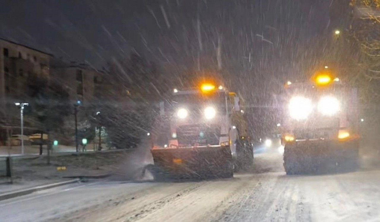Belediye Ekiplerinden Kar Mücadelesi!