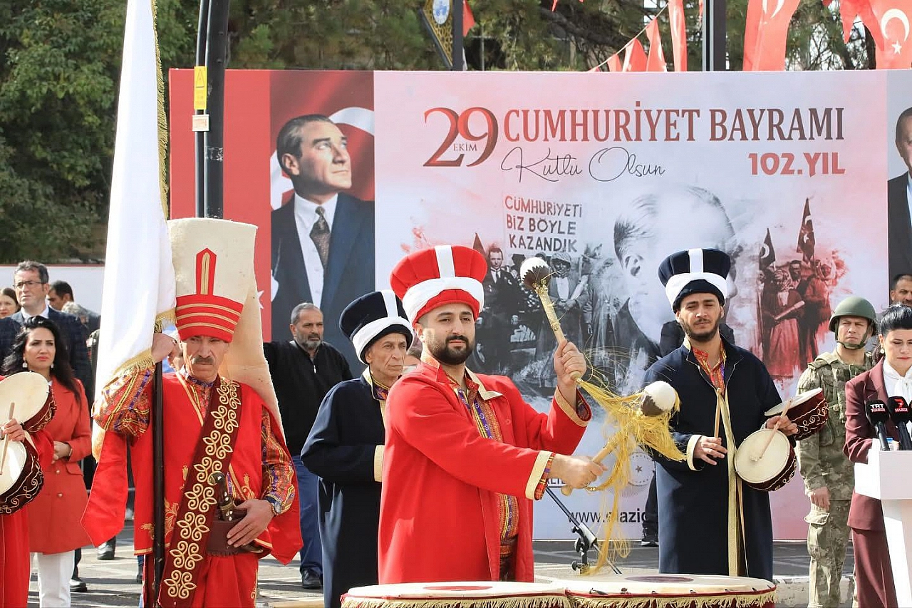 Elazığ'da Cumhuriyet Bayram Coşkusu