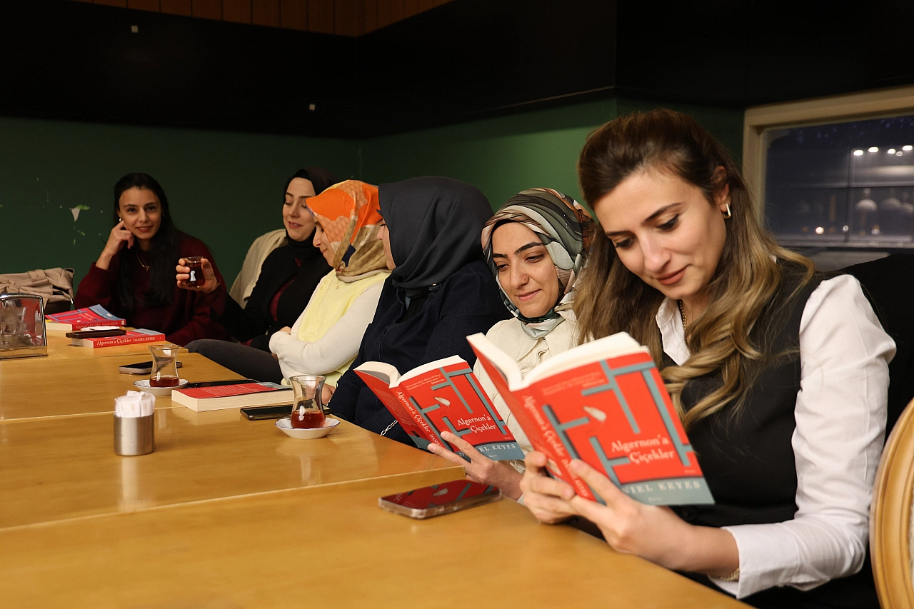 Elazığ'da Altın Düştü, Kitap Yükseldi