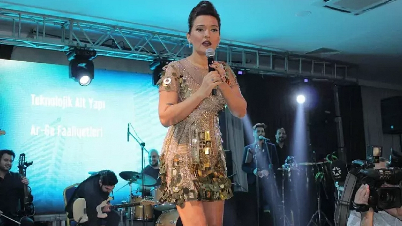 Elazığ'da Demet Akalın Rüzgarı