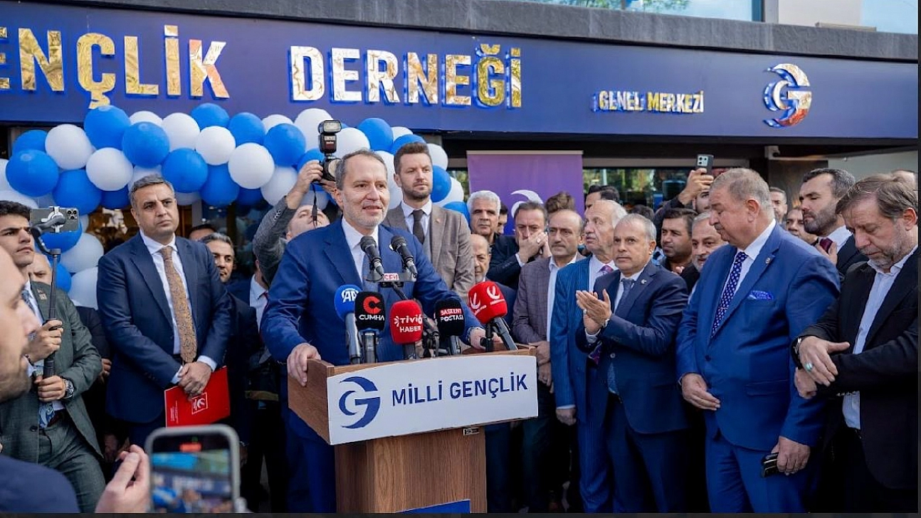 Erbakan'dan Gül'e Plaket!