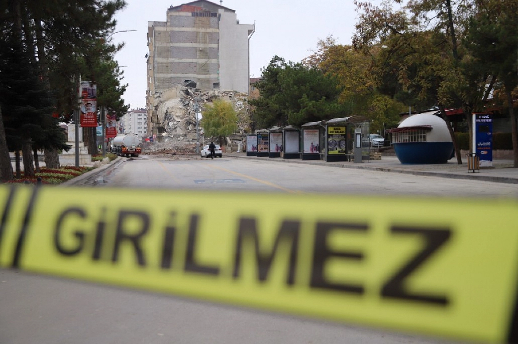 Elazığ'da Yıkımlar Hızlandı