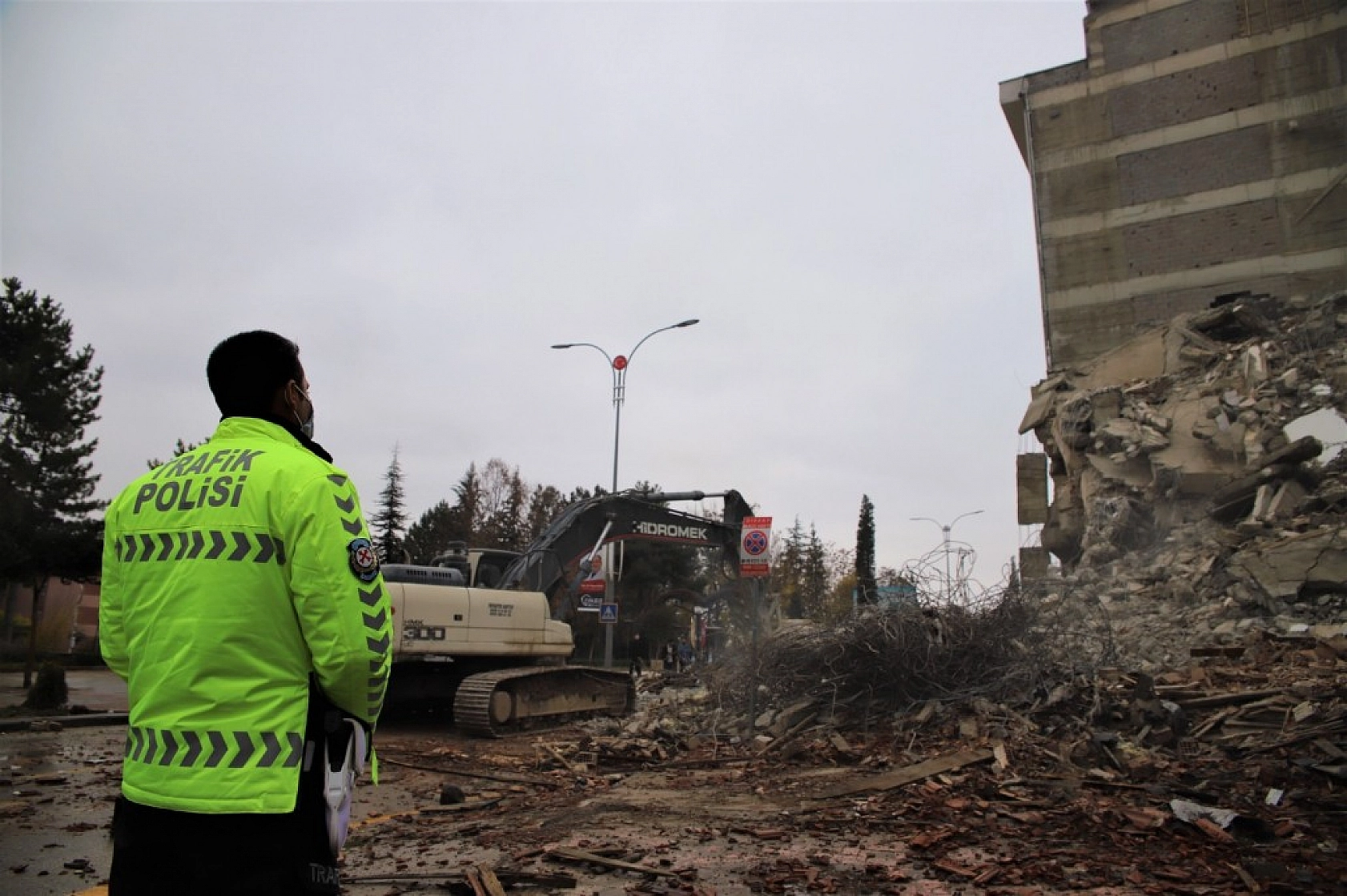 Elazığ'da Yıkımlar Hızlandı