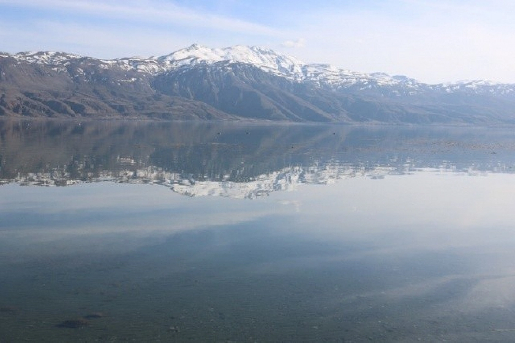 Hazar Gölünde Muhteşem Manzaralar