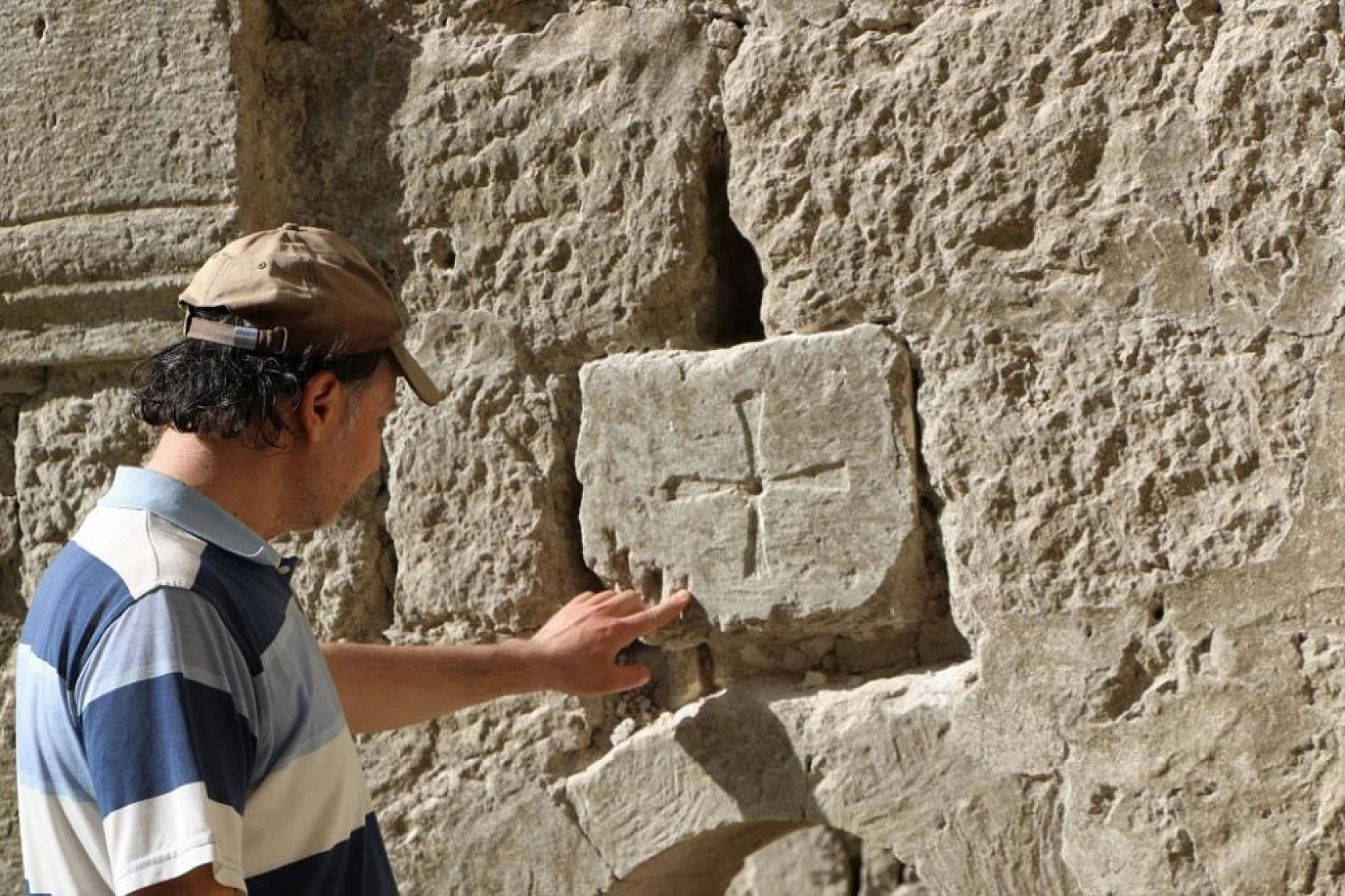 Sular Çekilince Tarihi Kilise Gün Yüzüne Çıktı