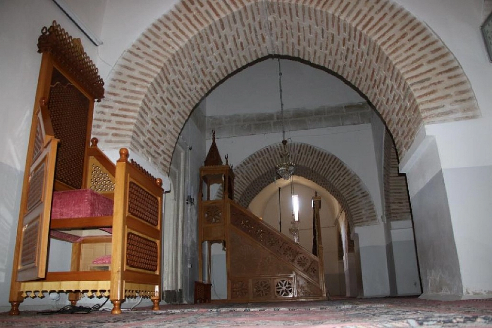 Tarihi Eğri Minare İlk Günkü İhtişamını Koruyor!