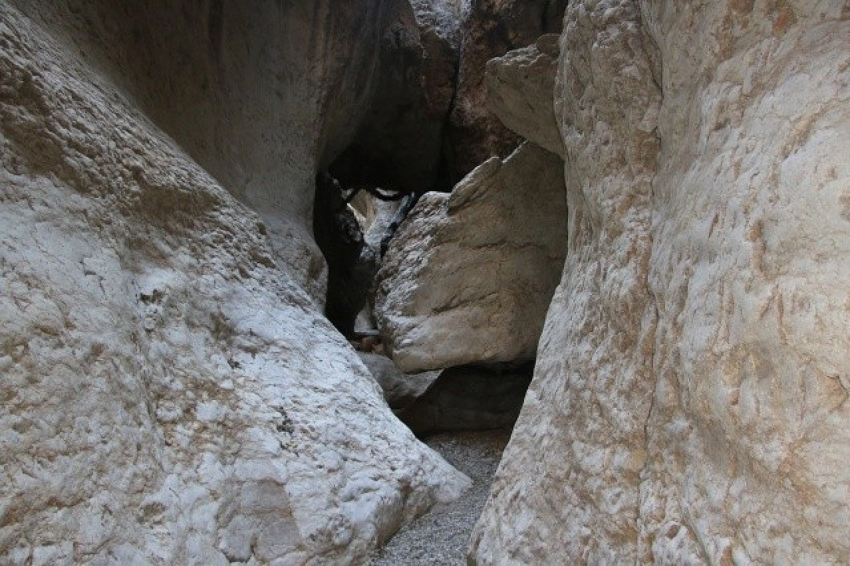 Elazığ'daki Saklıkapı ve Kara Leylek Kanyonları