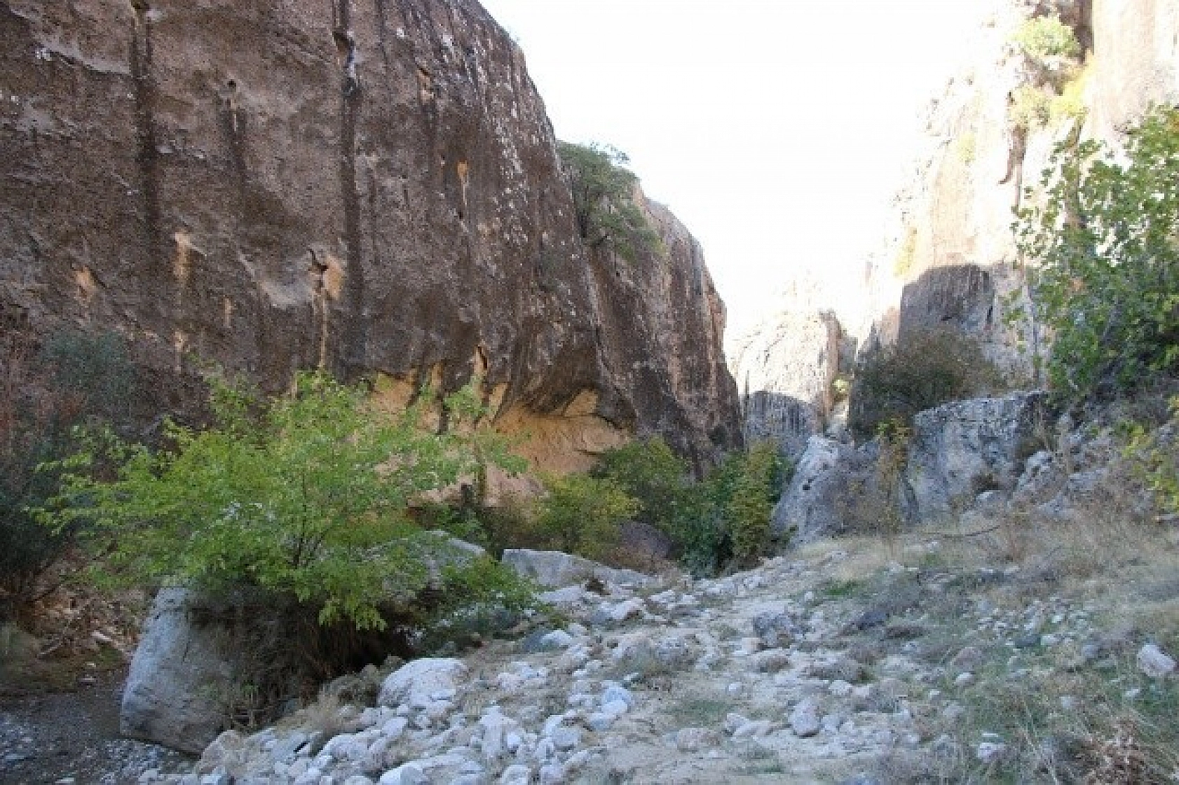 Elazığ'daki Saklıkapı ve Kara Leylek Kanyonları