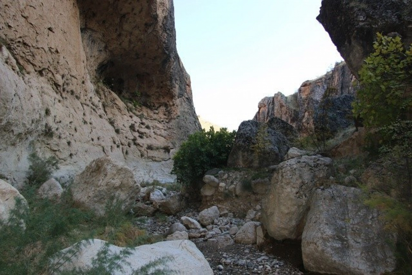 Elazığ'daki Saklıkapı ve Kara Leylek Kanyonları