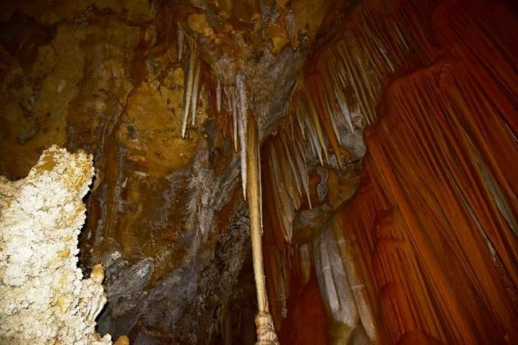 Keban Gümüşkaya Mağarası