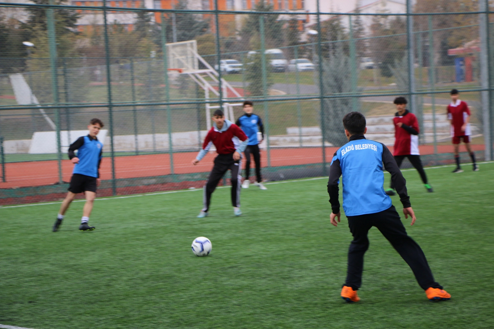 Çocuklardan Dostluk Maçı