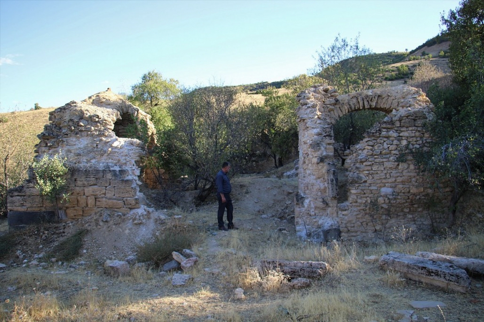 Elazığ'da 800 Yıllık Manastır!