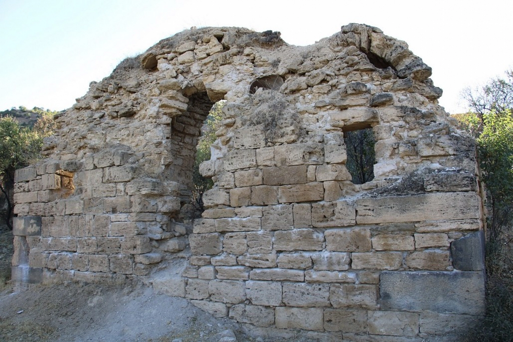 Elazığ'da 800 Yıllık Manastır!