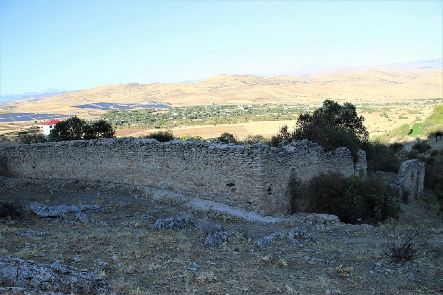 Elazığ'da 800 Yıllık Manastır!