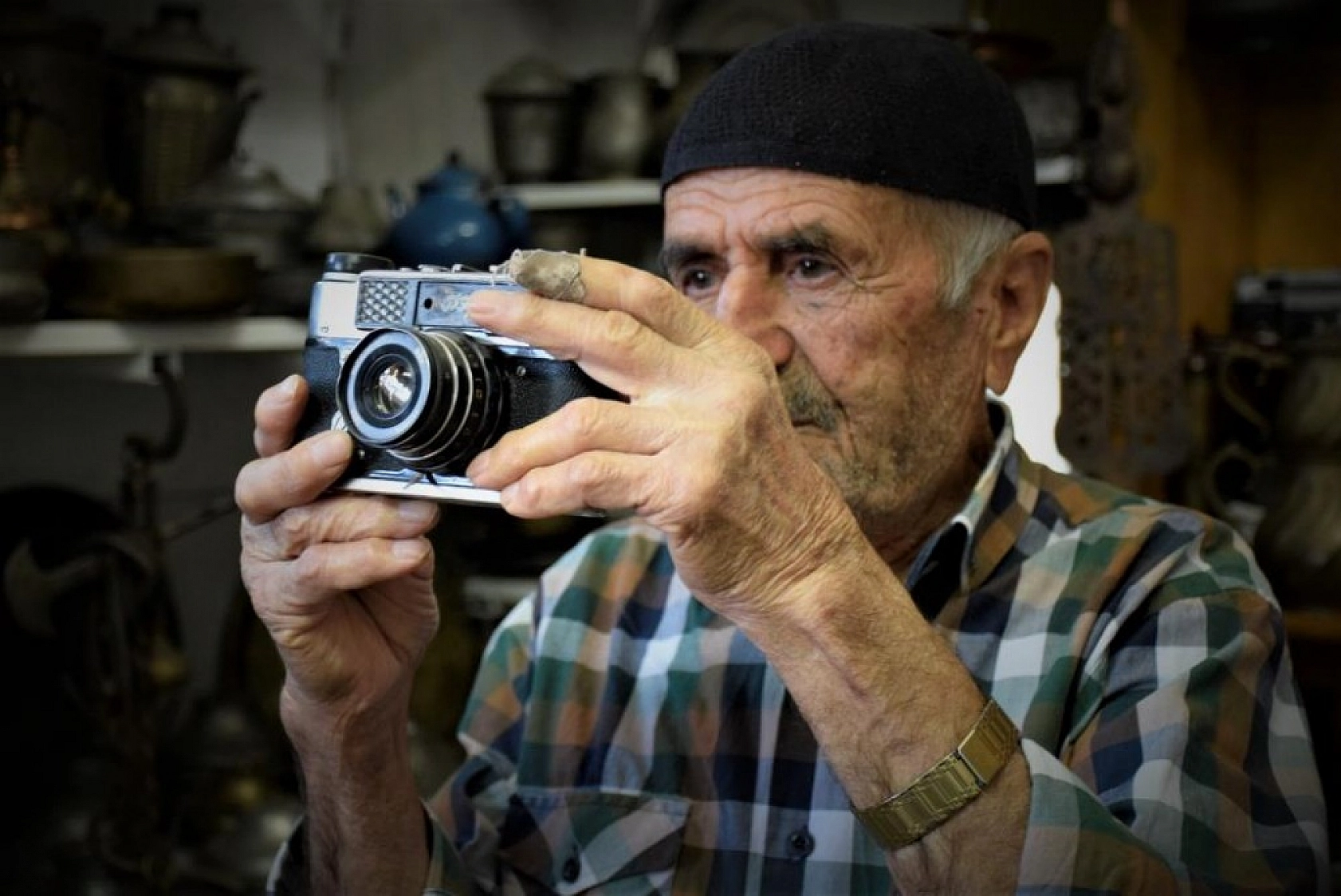 Yıllarca Antika Eşya Topladı, Deposunu Müzeye Çevirdi!