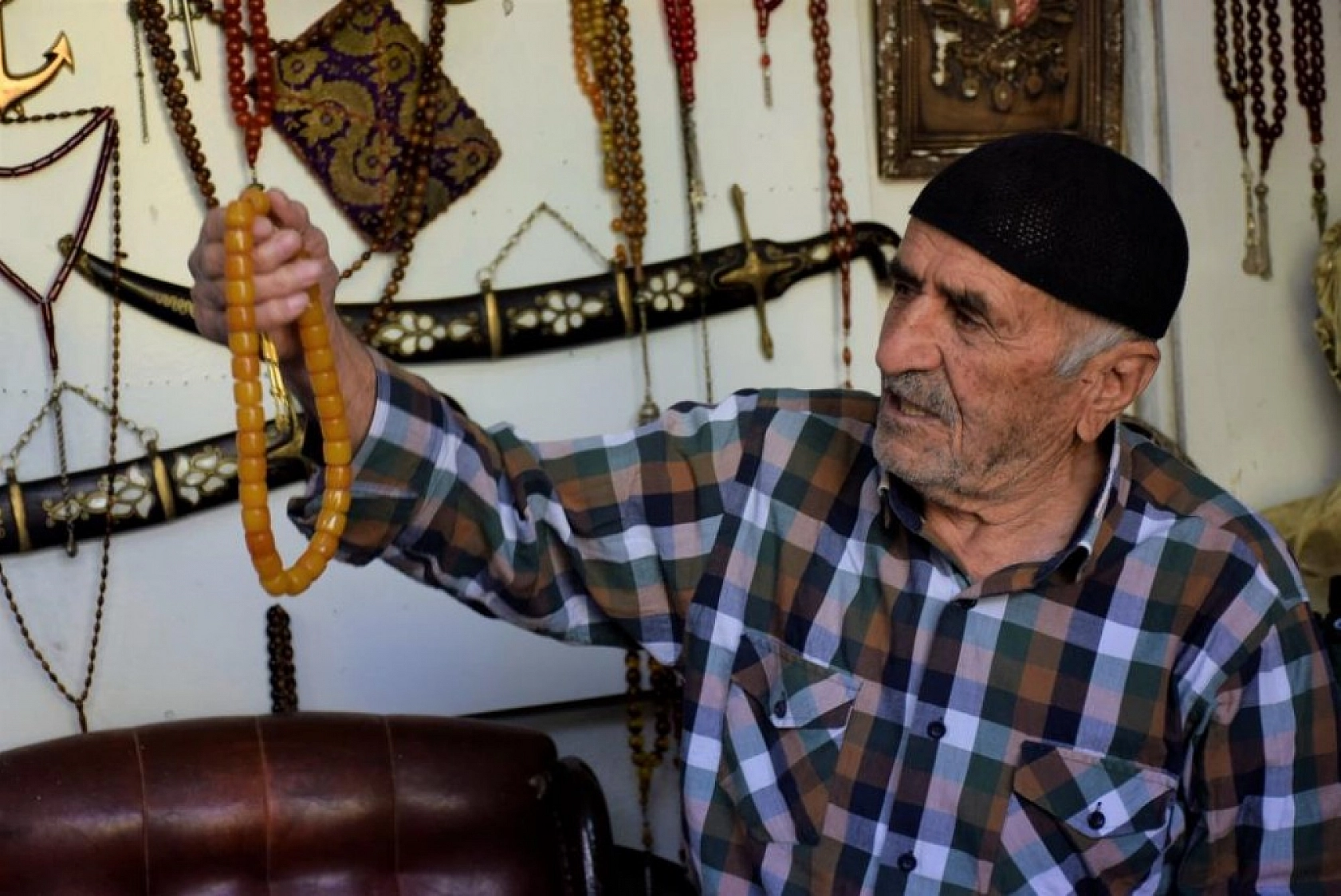 Yıllarca Antika Eşya Topladı, Deposunu Müzeye Çevirdi!