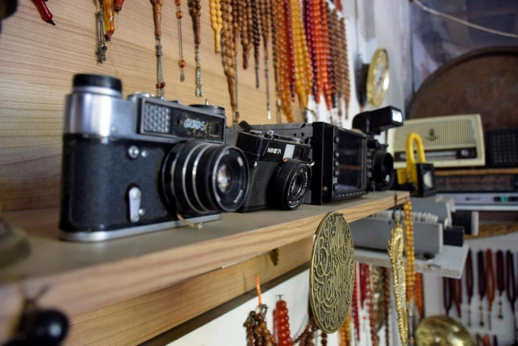 Yıllarca Antika Eşya Topladı, Deposunu Müzeye Çevirdi!