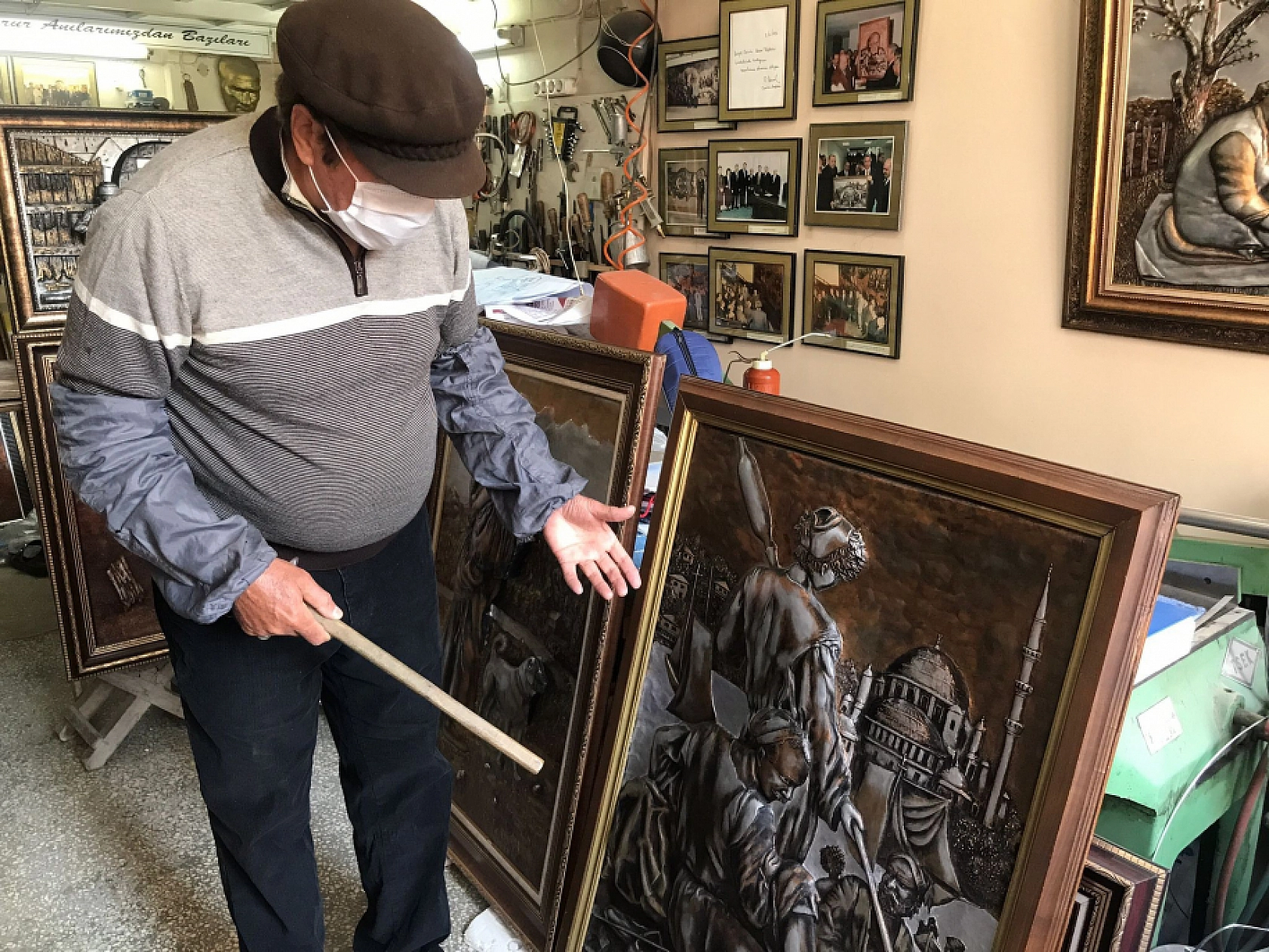 Türkiye'nin Tek Bakır Rölyef Sanatçısı Elazığ'da!