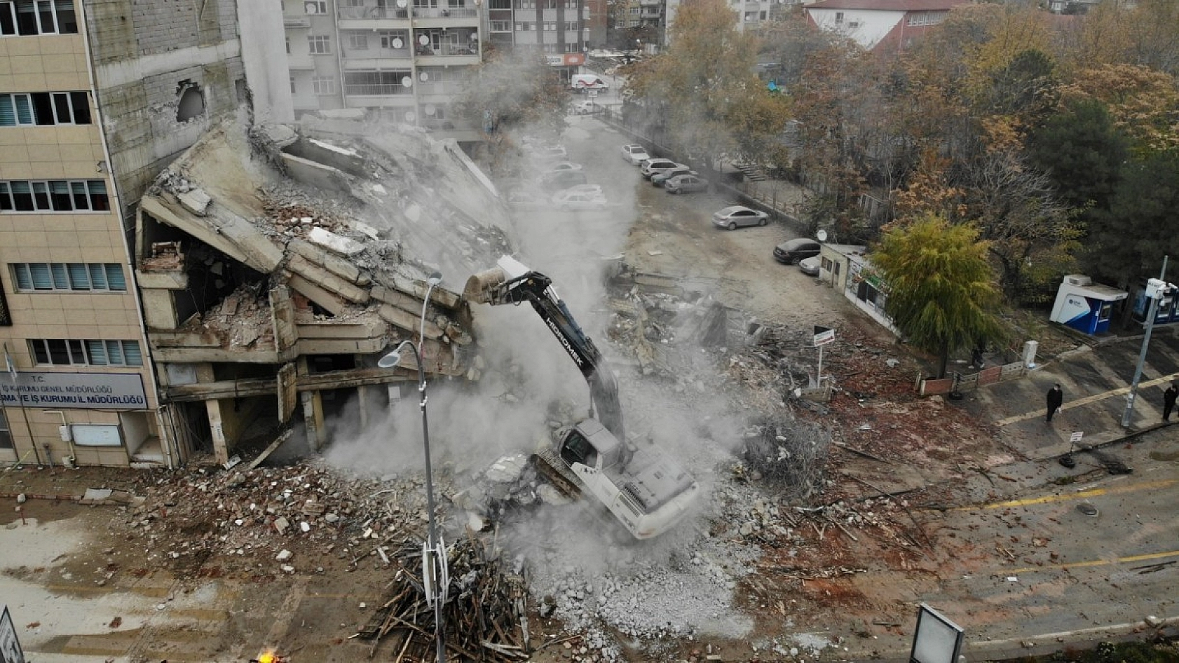 Elazığ'da Yıkımlar Hızlandı