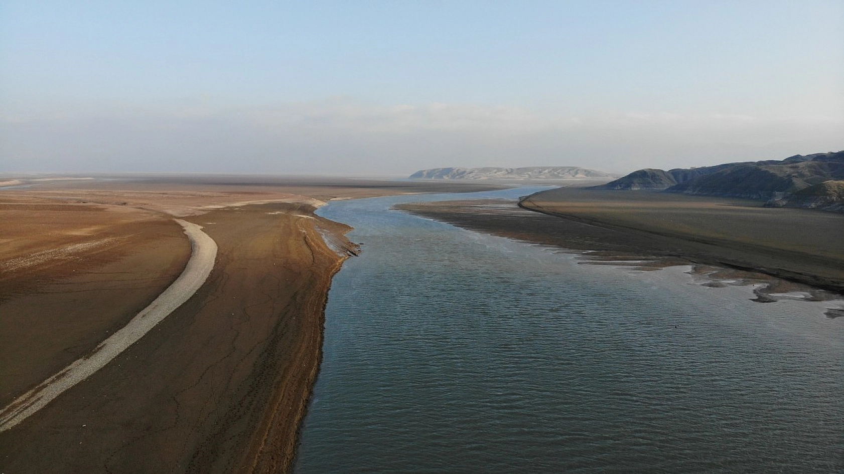 Sular Çekildi, Murat Nehri Dereye Döndü!
