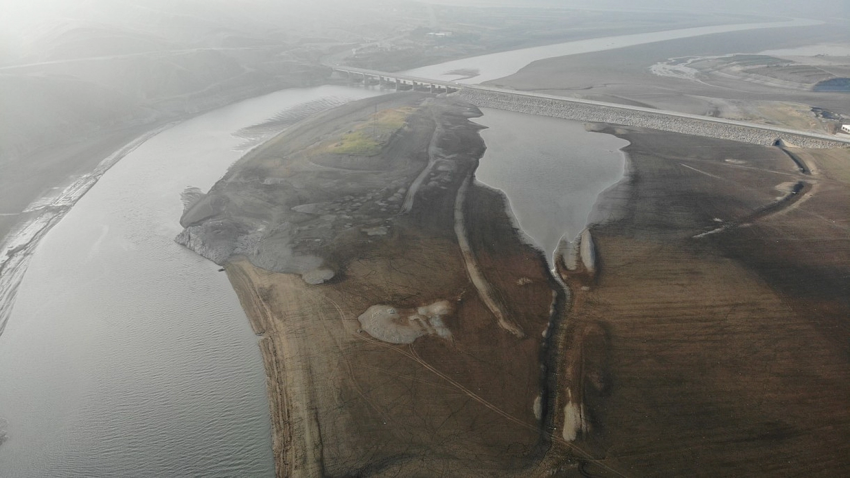 Sular Çekildi, Murat Nehri Dereye Döndü!
