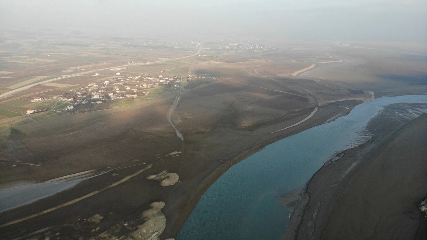 Sular Çekildi, Murat Nehri Dereye Döndü!