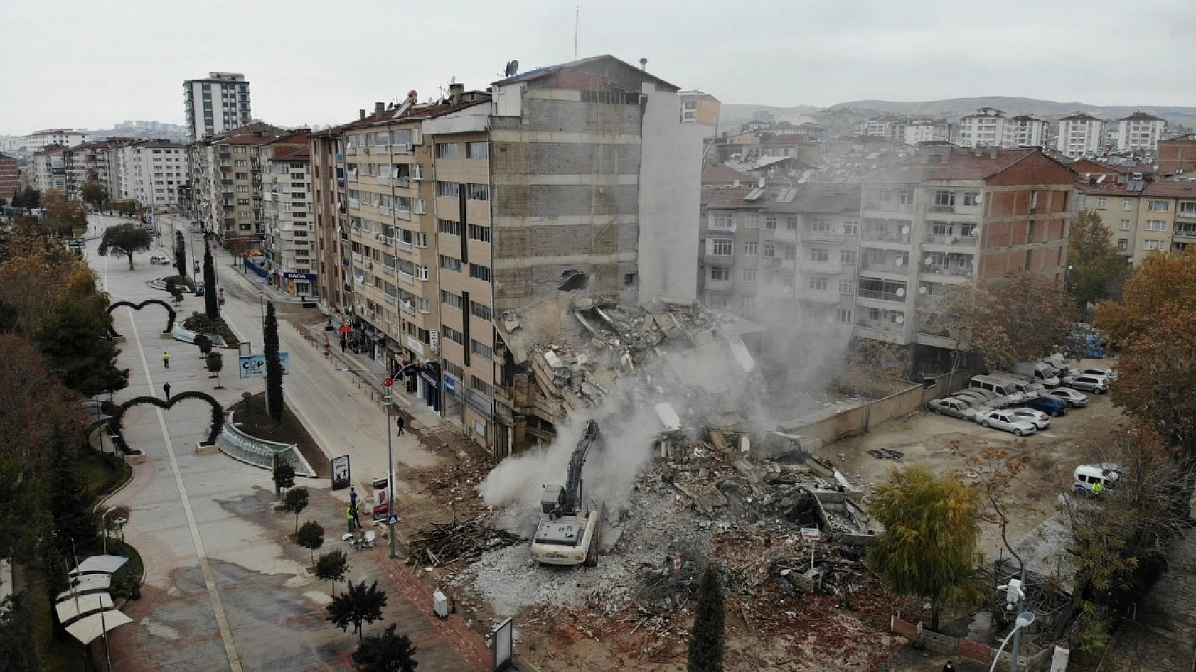 Elazığ'da Yıkımlar Hızlandı