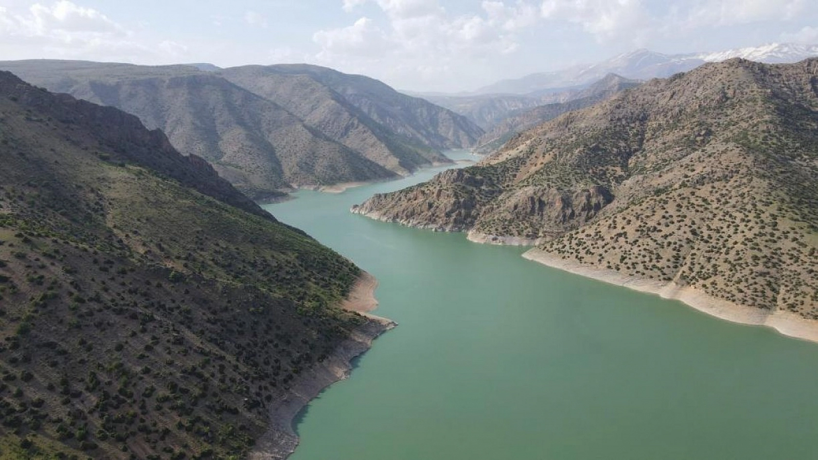Sular Çekilince Tarihi Kilise Gün Yüzüne Çıktı
