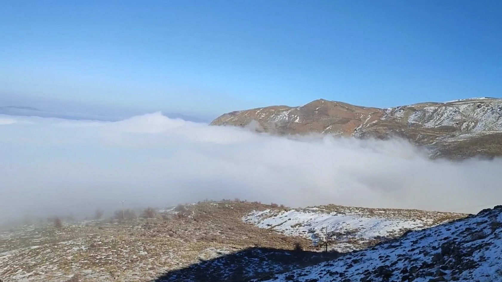 Hazar Gölünde Muhteşem Manzara