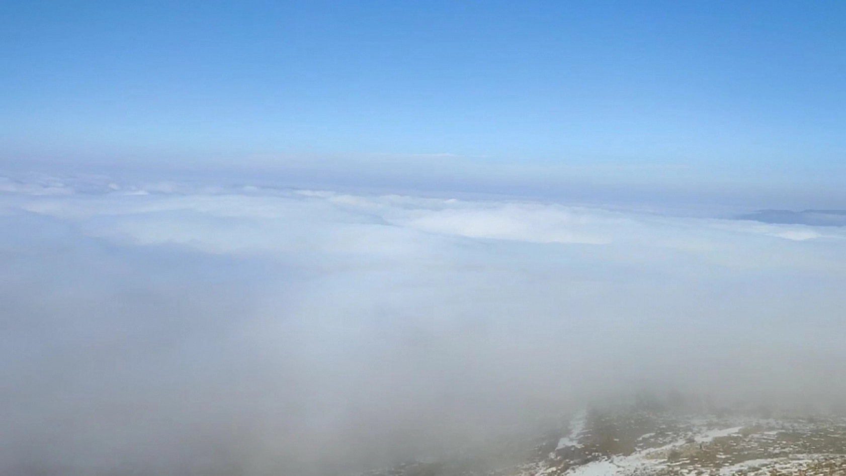 Hazar Gölünde Muhteşem Manzara