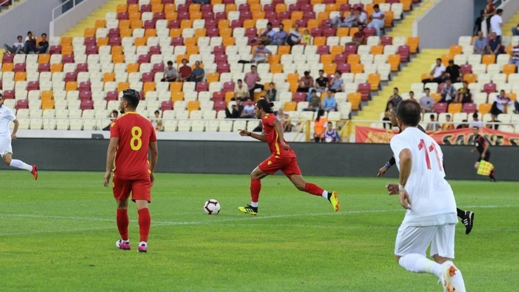 Yeni Malatyaspor'un genç yeteneği İsmail Karakoç oynadığı futbolla beğeni kazandı 