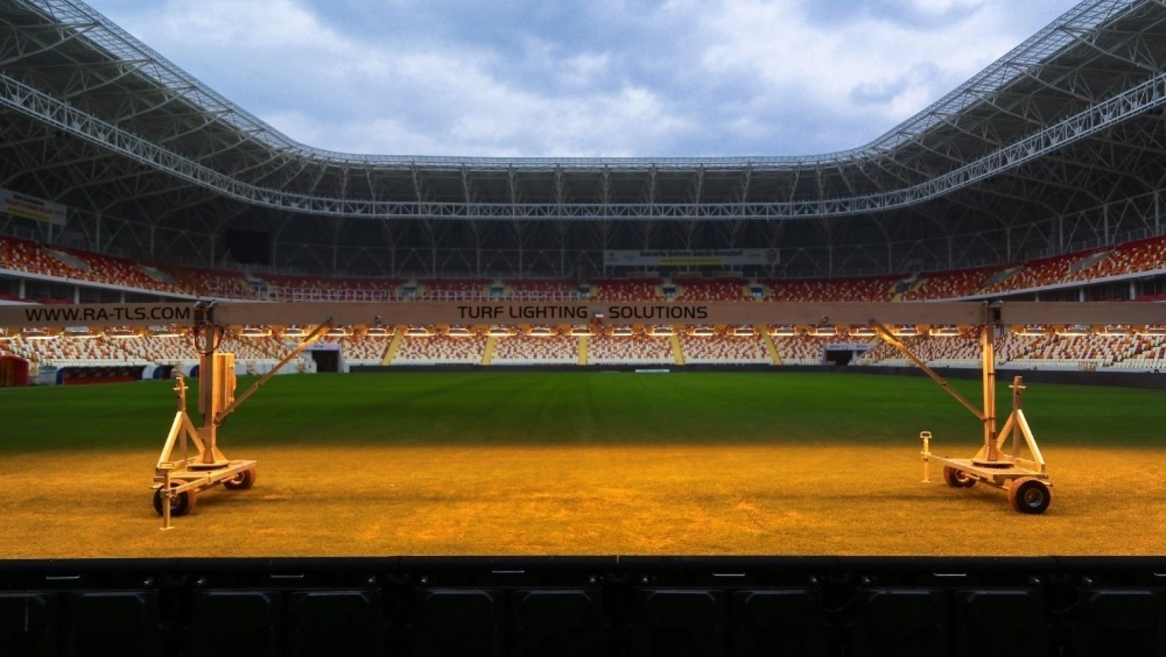 Malatya Stadyumu'nun zemin ve saha kalitesi denetime alındı 