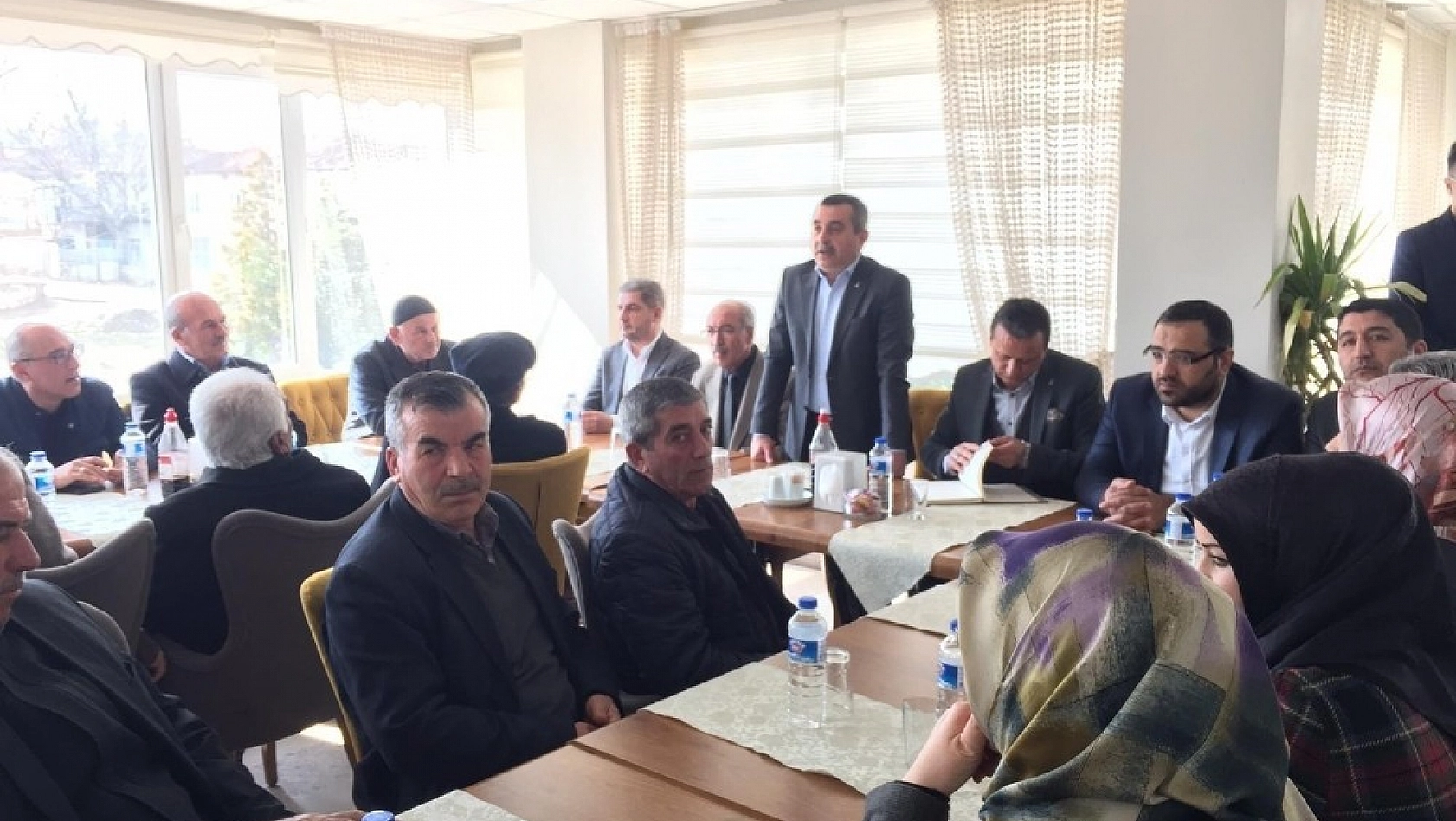 AK Parti Akçadağ teşkilatında istişare toplantısı 