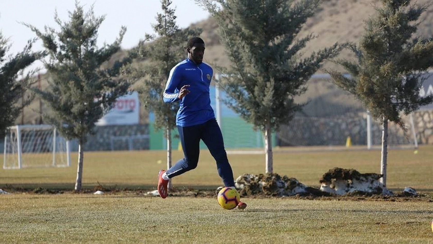 Malatyaspor'da Kamara antrenmanlara başladı 