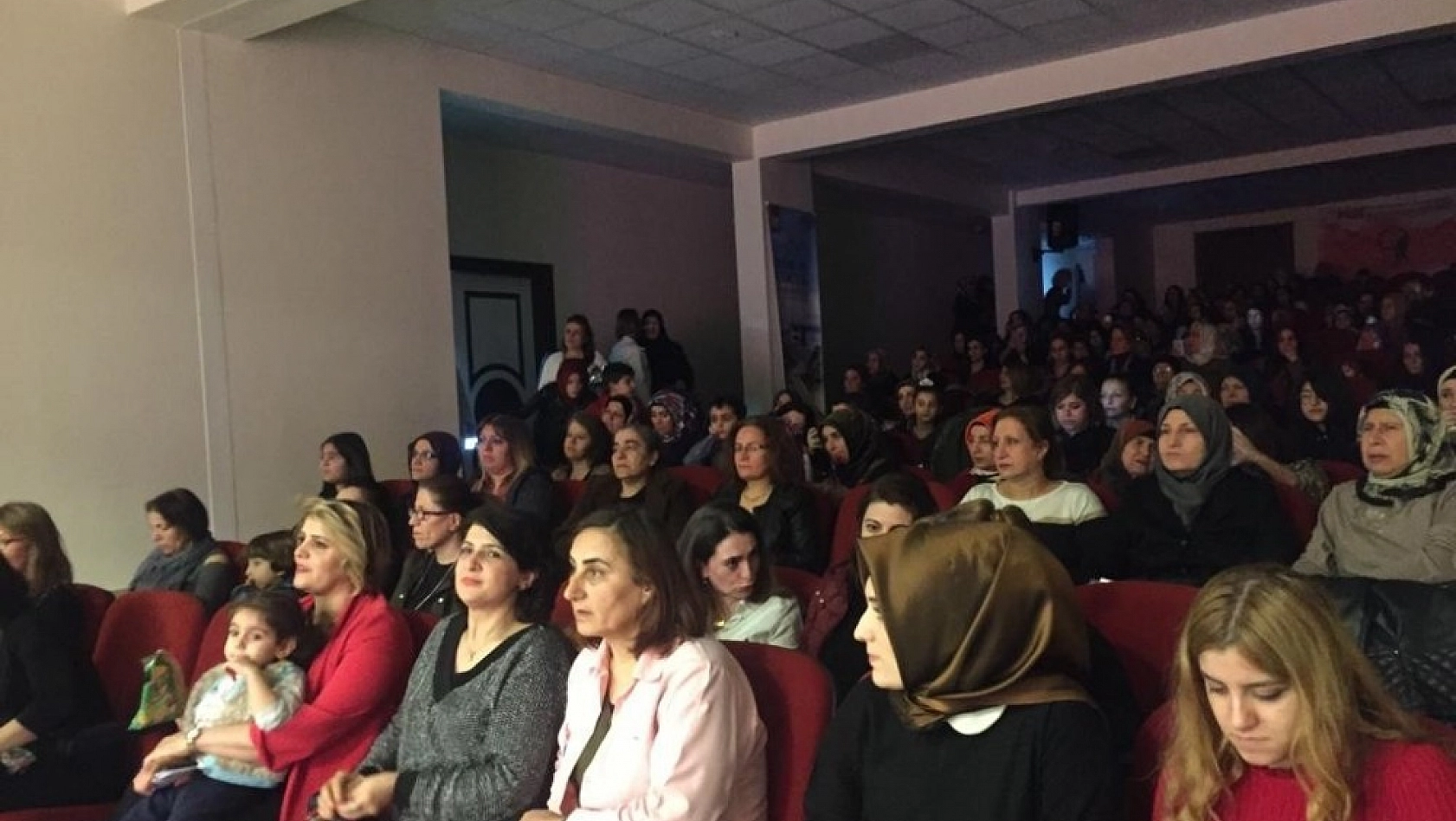 Mercan Kolejinde 8 Mart etkinliği 