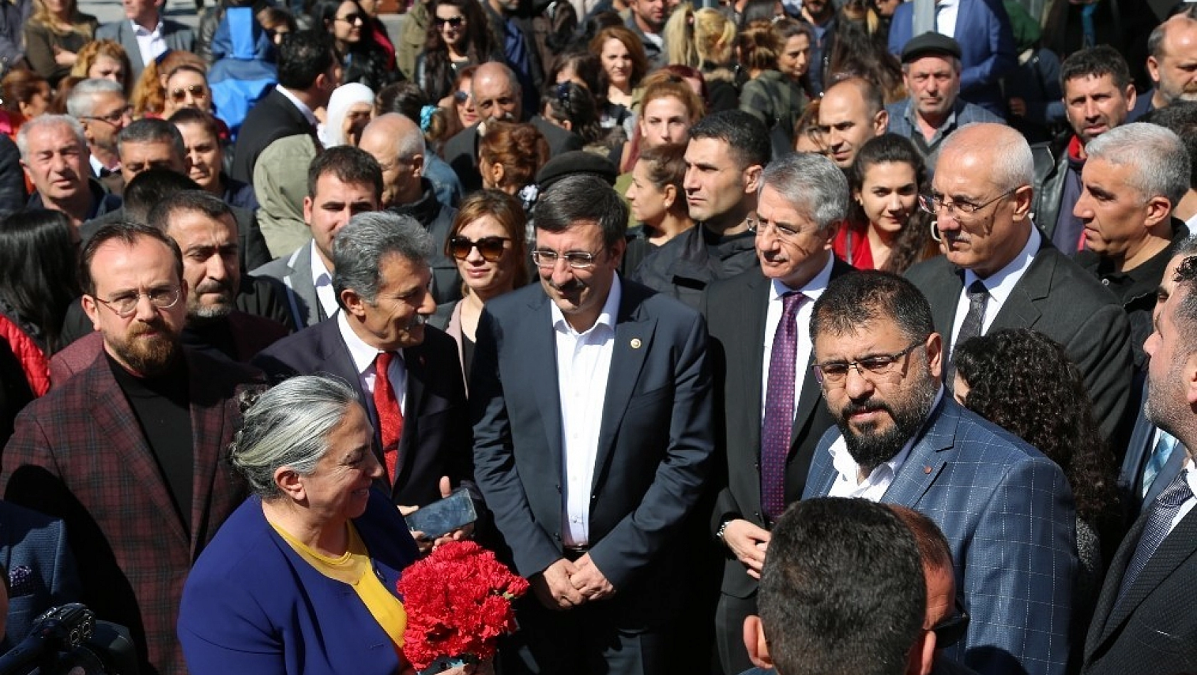 AK Partili Yılmaz: 'Tabular yıkıldı, eski kalıplar geride bırakıldı' 