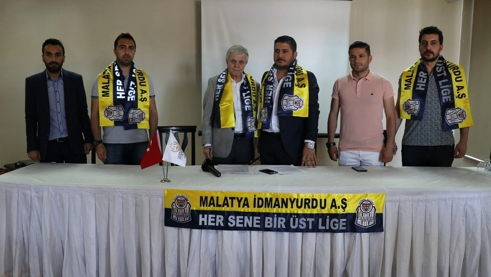 Malatya İdmanyurdu'nda hocalığa Atilla Özcan, futbol şube sorumluluğuna Bülent Akın getirildi 