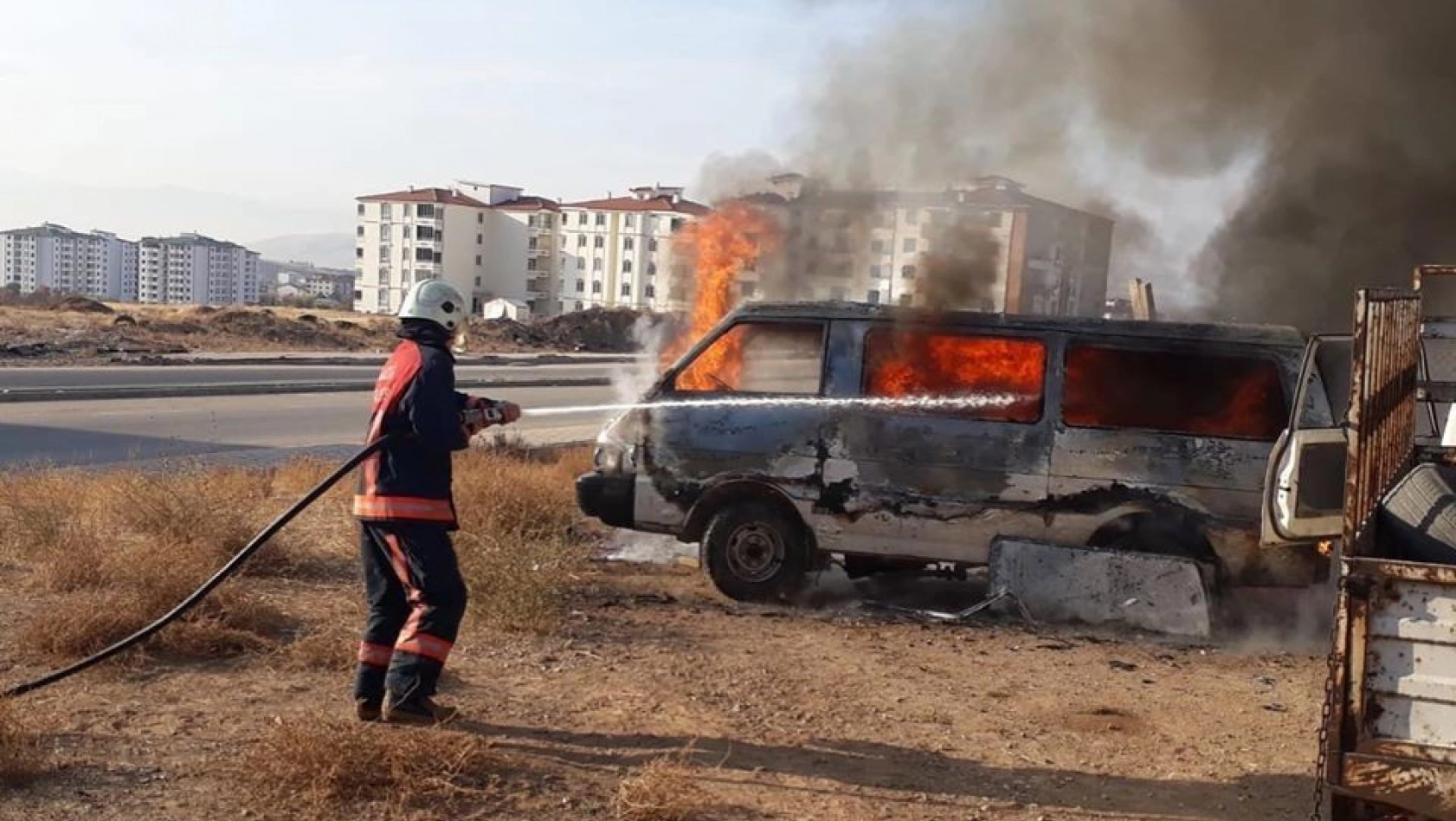 Elazığ'da Araç Yangını