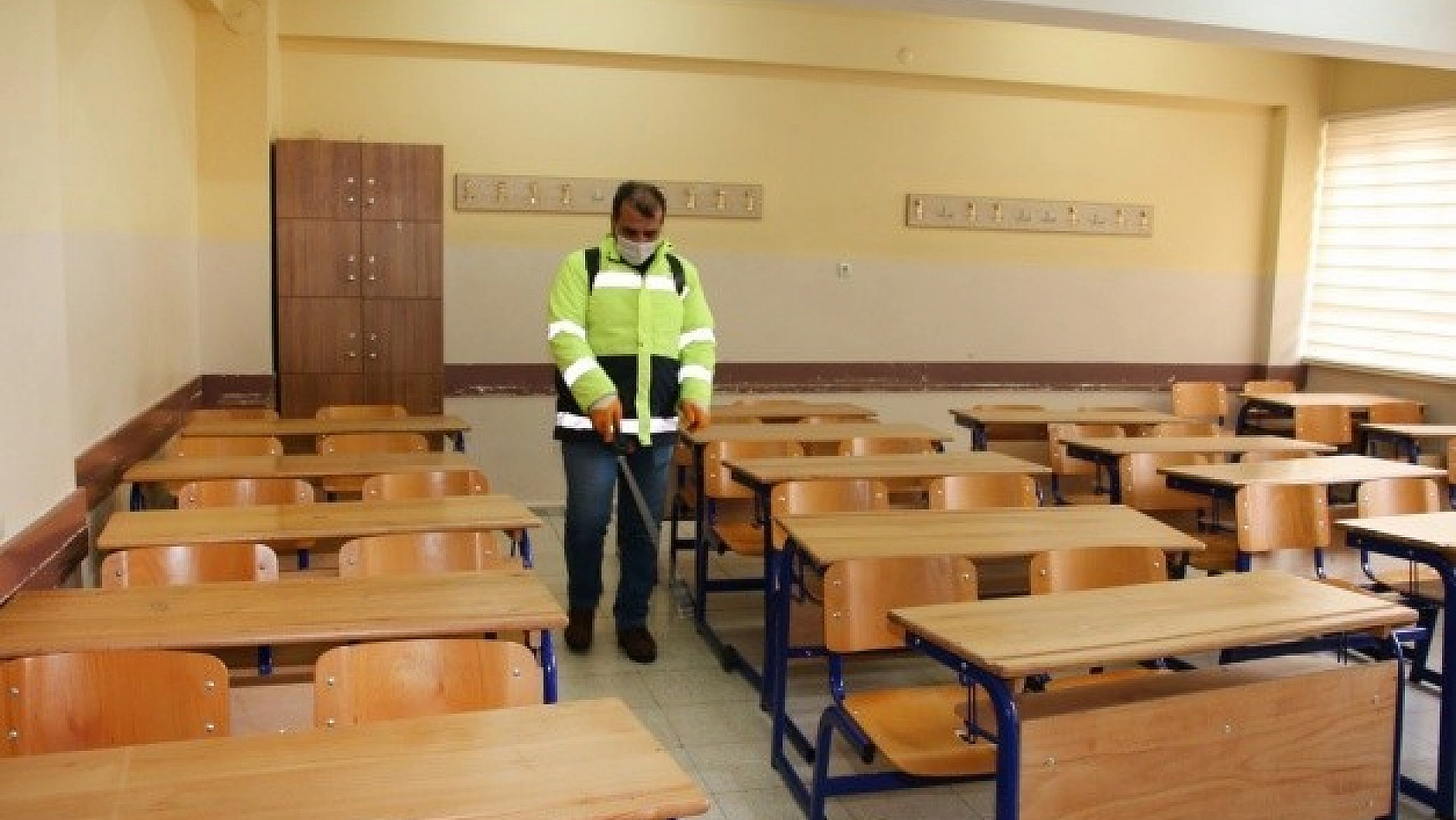 Okullar Dezenfekte Ediliyor