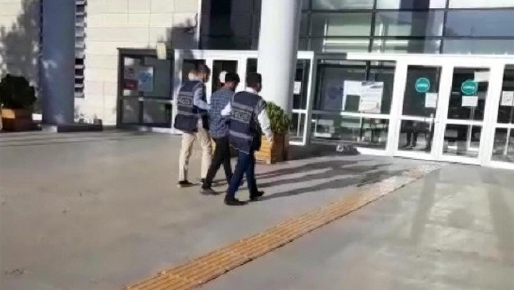Elazığ'da Suç Dosyası Kabarık Hırsız Tutuklandı!