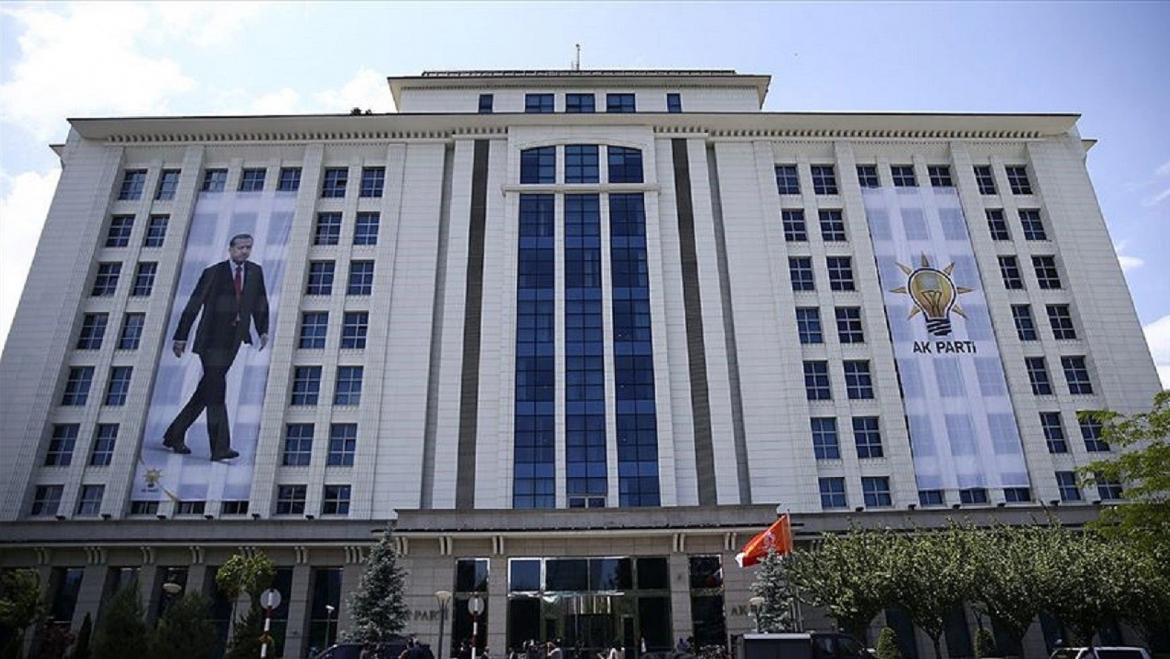 AK Parti'de Mülakat Komisyonu Açıklandı