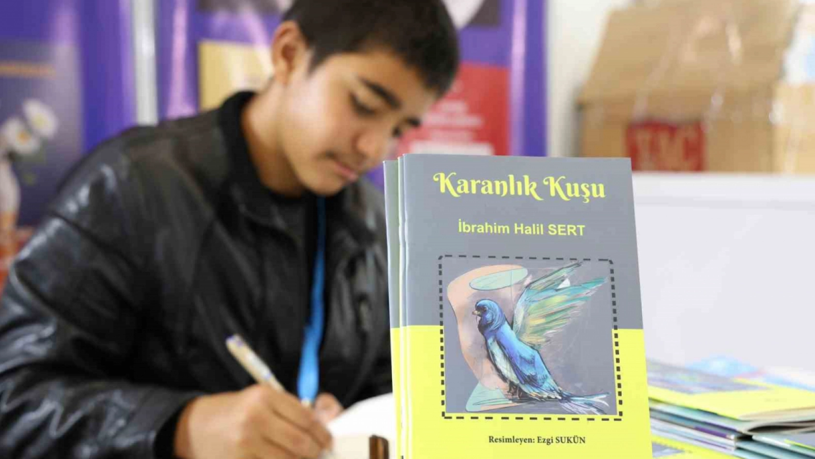 Çadır kentte 13 yaşında kitap yazdı