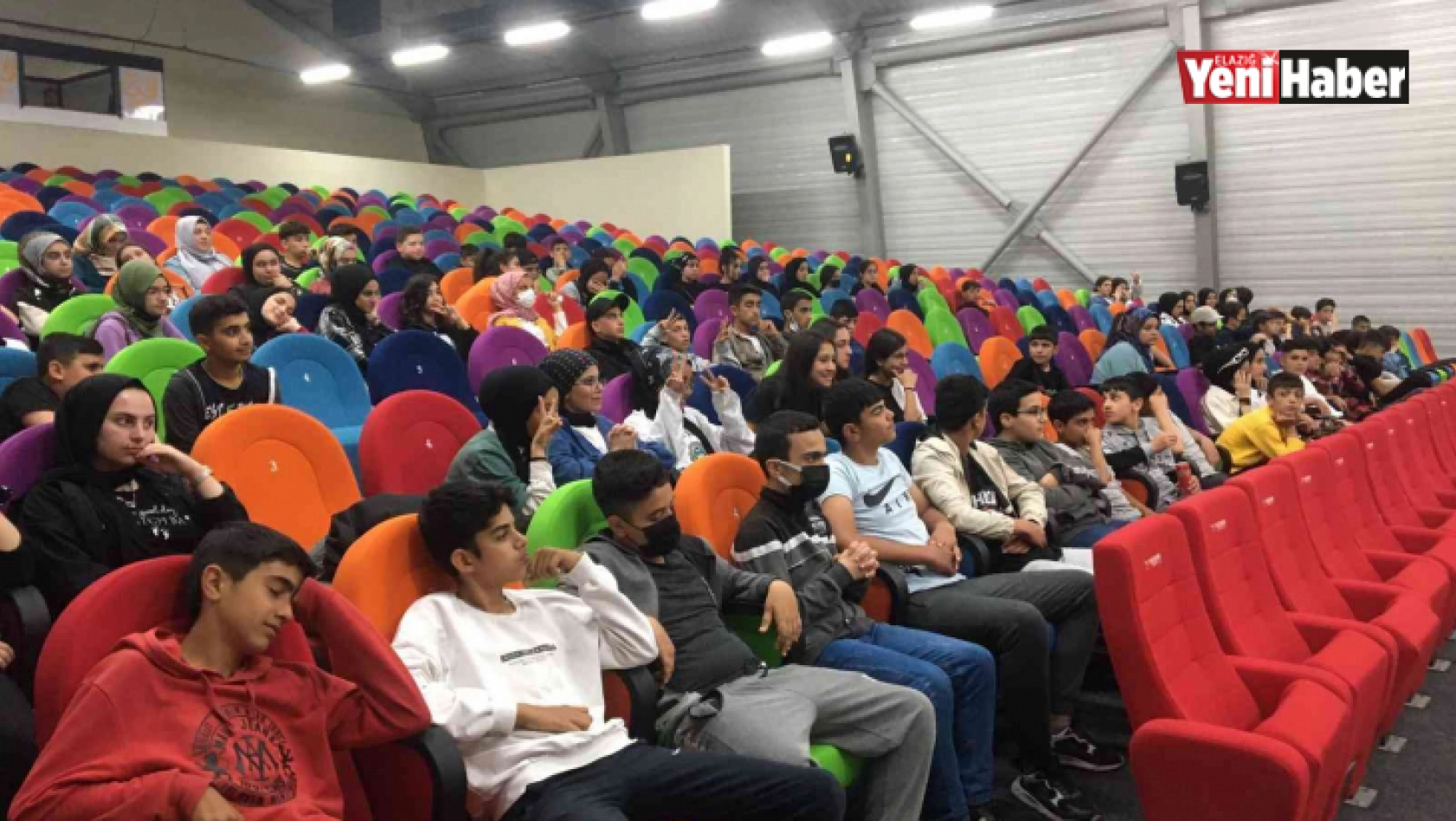 Elazığ'da 3 bin öğrenci sinema keyfi yaşadı