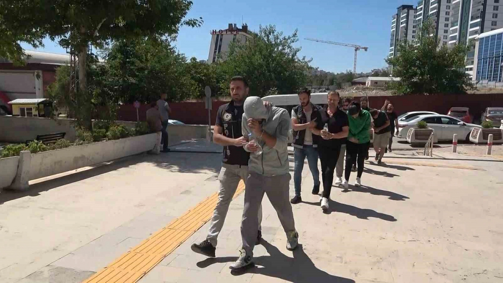 Elazığ'da ki Operasyonda 5 Tutuklama!
