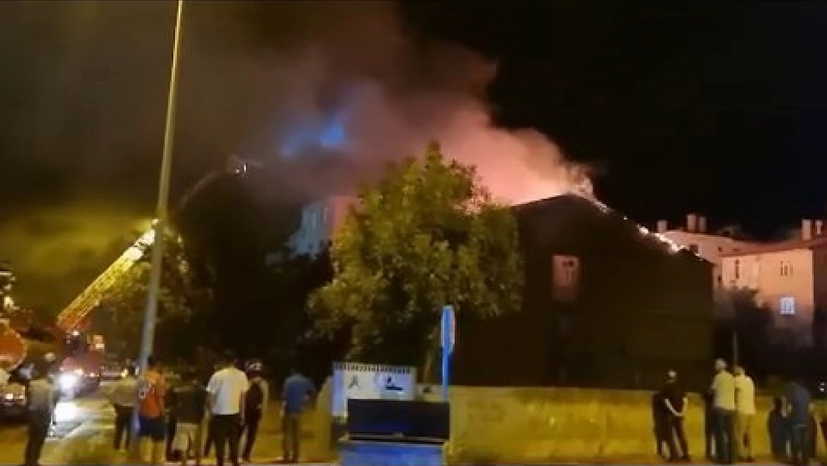 Elazığ'da Korkutan Yangın!