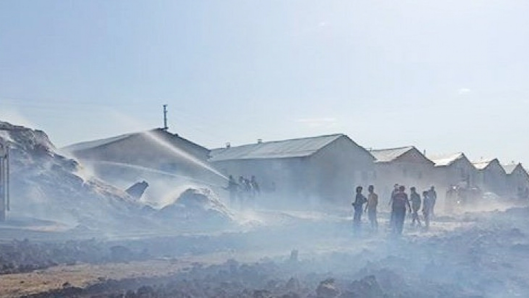 Elazığ'da samanlık yangını