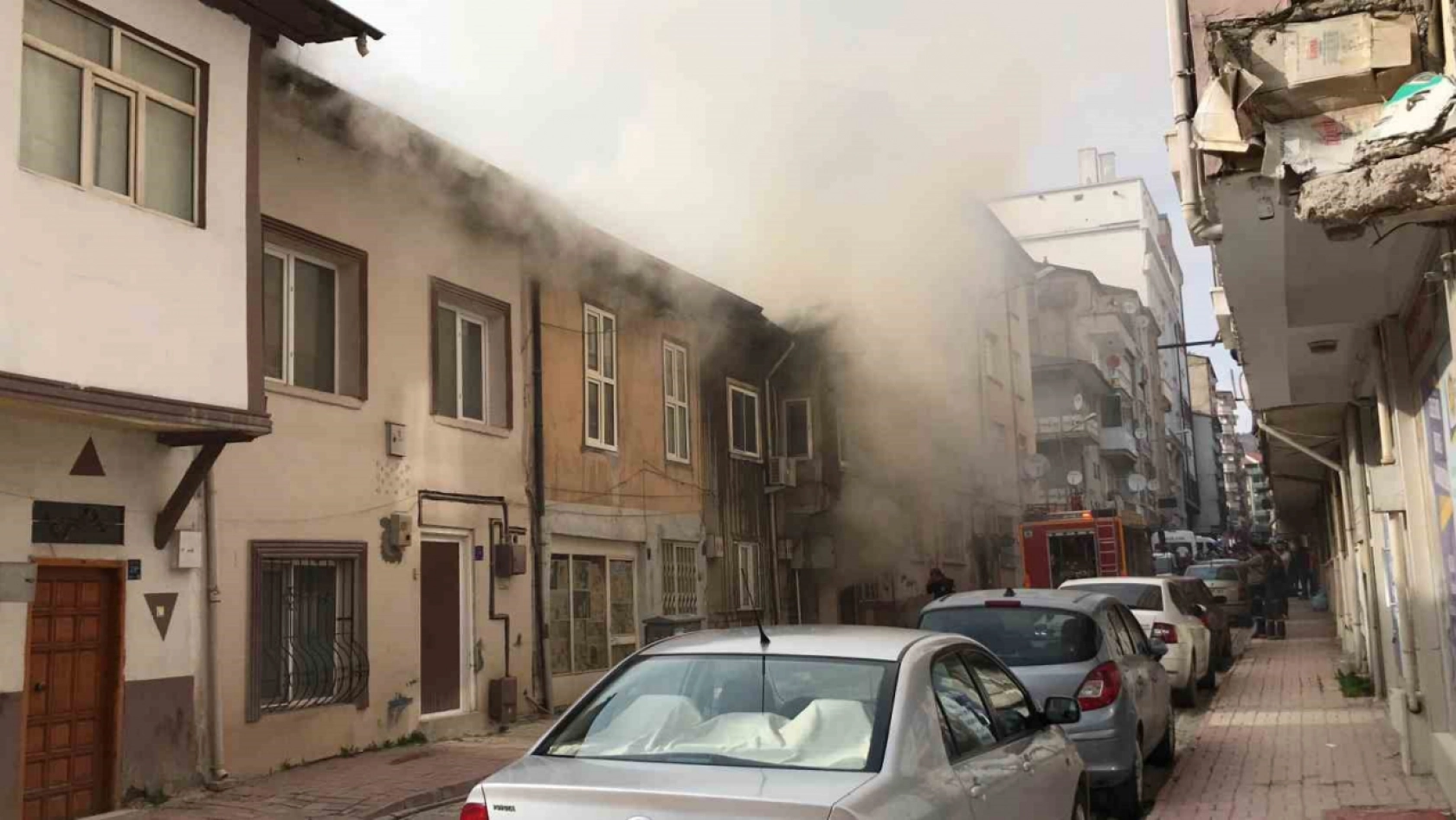 Elazığ'da Korkutan Ev Yangını!