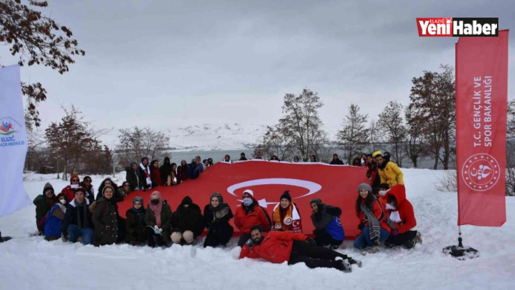 Gençler Hazarbaba Kayak Merkezi'nde doyasıya eğlendi