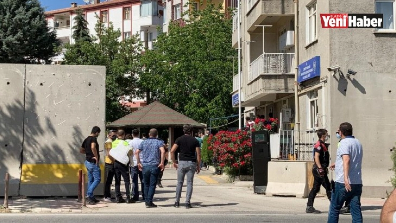 Polis Merkezine Tüfekle Gelen Şahıs Gözaltına Alındı!
