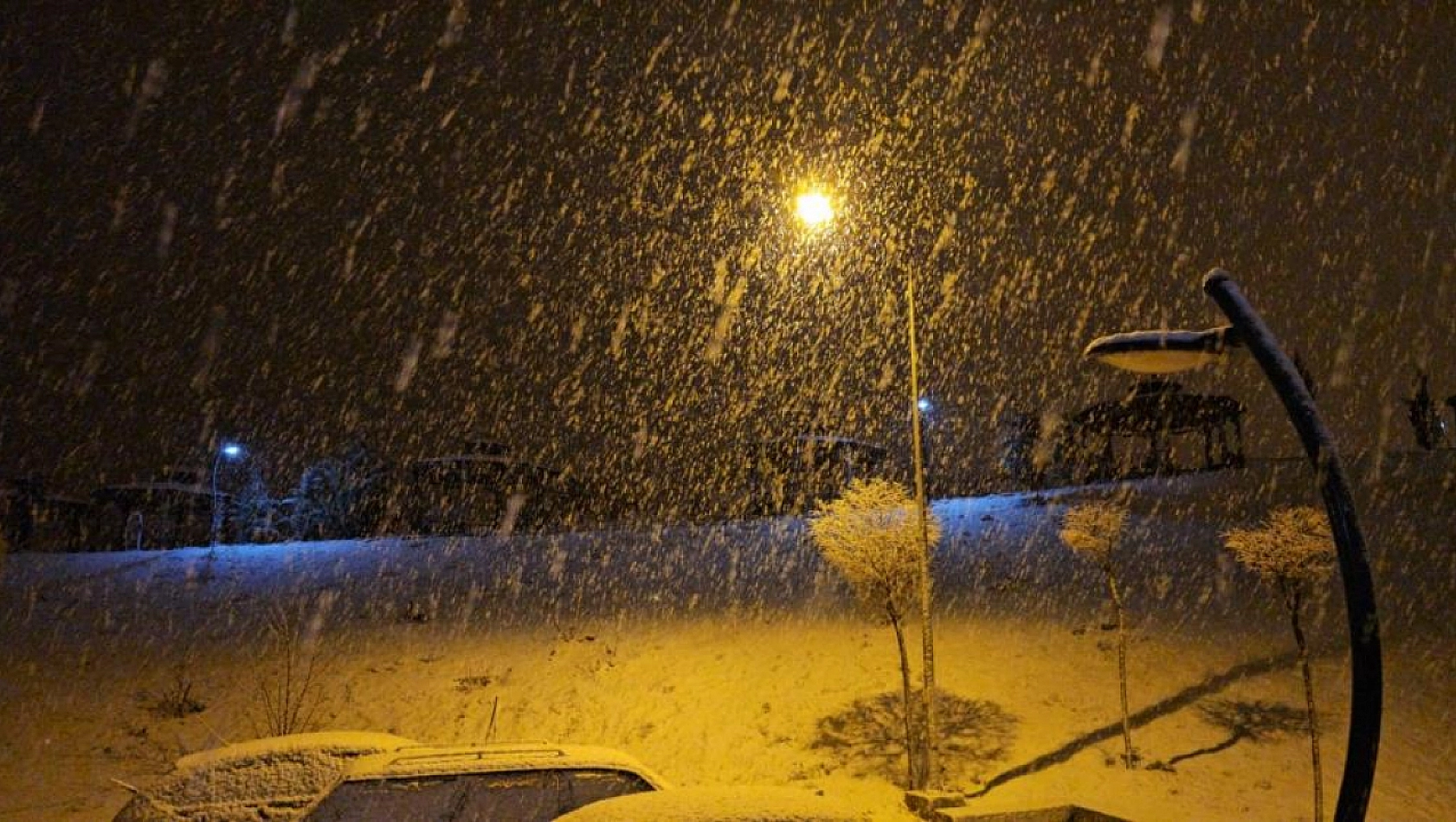 Elazığ'da Yoğun Kar Yağışı Başladı!